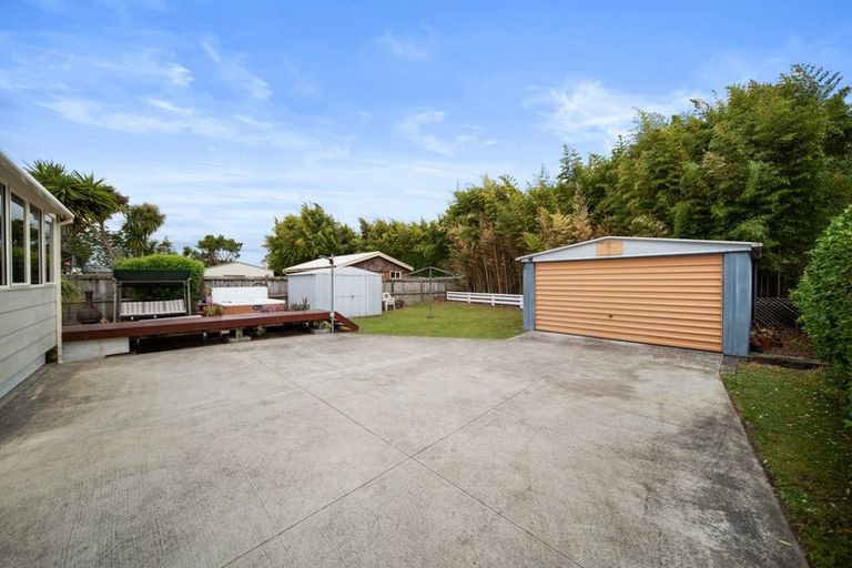 Photo of property in 10 Village Way, Ardmore, Papakura, 2582