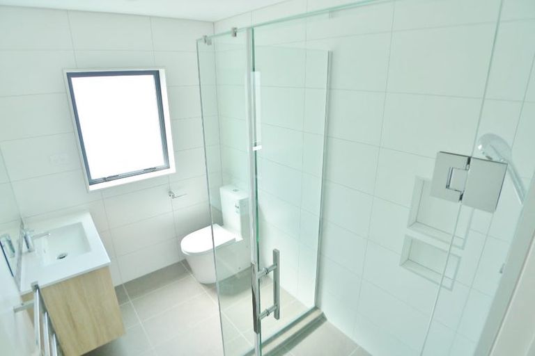 Photo of property in 28 Rakich Place, Henderson, Auckland, 0612