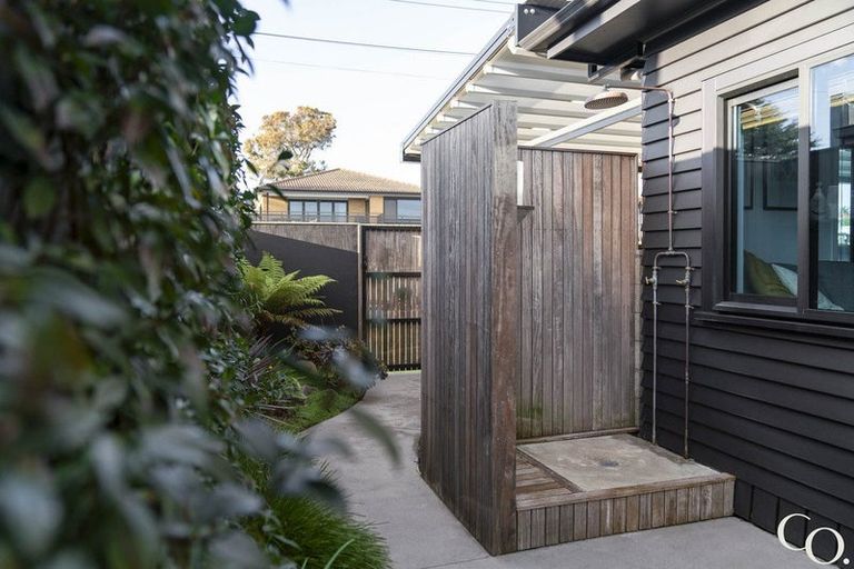 Photo of property in 48 Pitau Road, Mount Maunganui, 3116