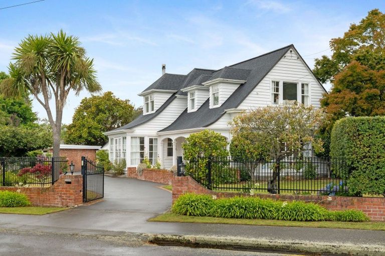 Photo of property in 27 Makora Street, Fendalton, Christchurch, 8041