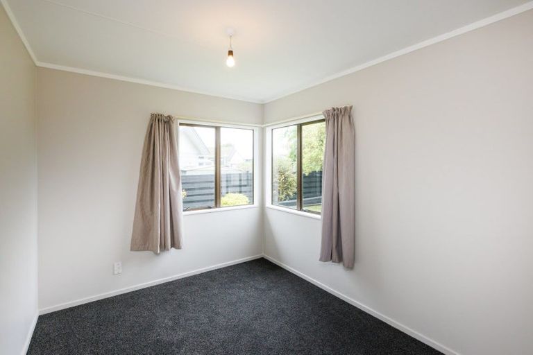 Photo of property in 15 Willowstream Grove, Cloverlea, Palmerston North, 4412