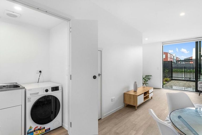 Photo of property in 19 Raukohekohe Road, Wiri, Auckland, 2104