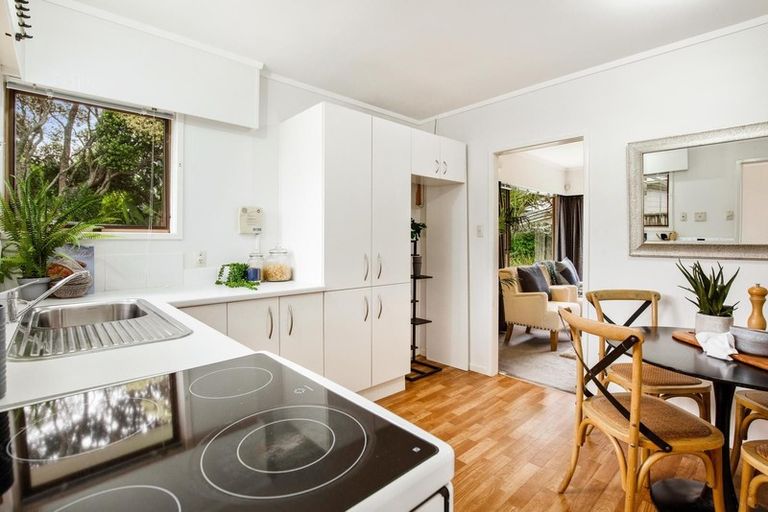 Photo of property in 1/18 Montmere Avenue, Te Atatu Peninsula, Auckland, 0610