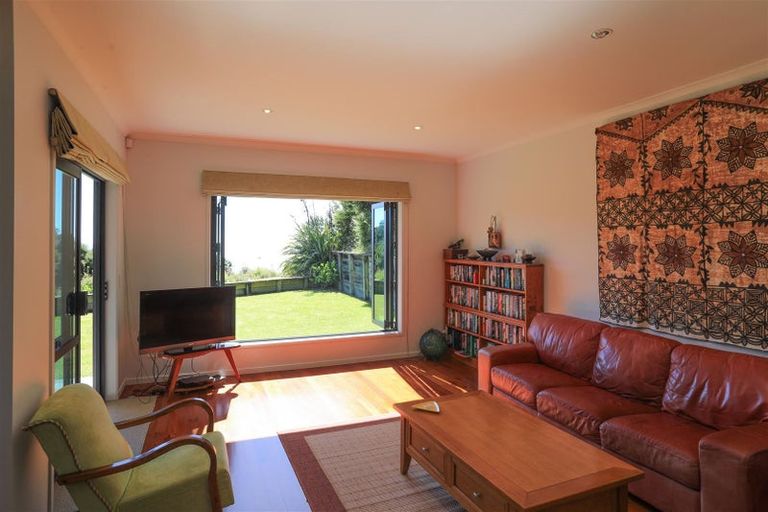 Photo of property in 986 Tuateawa Road, Waikawau, Coromandel, 3584