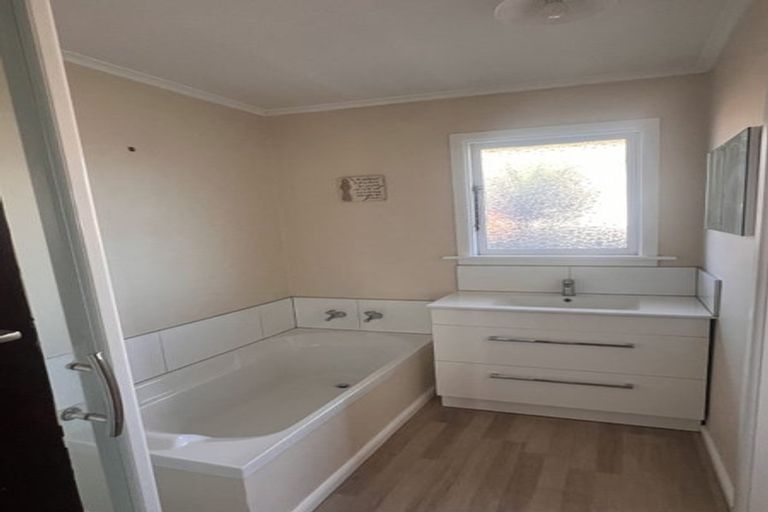 Photo of property in 17 Sandown Crescent, Aranui, Christchurch, 8061