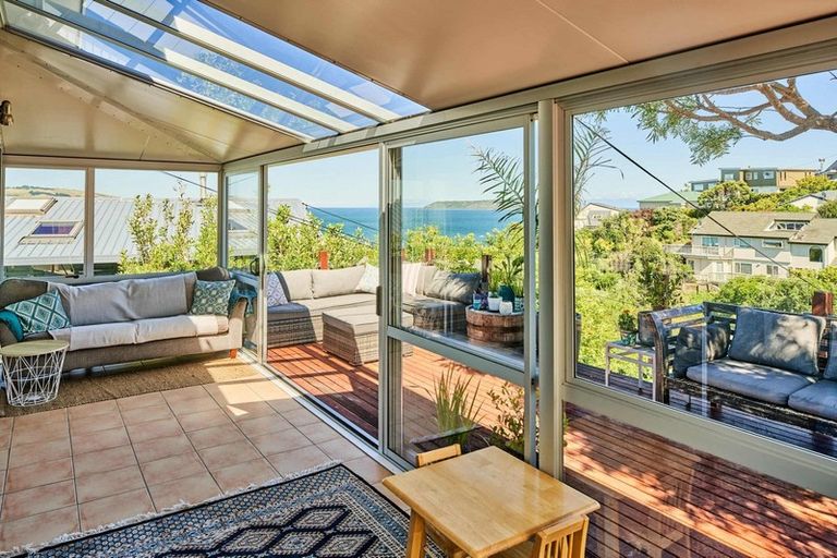 Photo of property in 18 Gordon Road, Plimmerton, Porirua, 5026