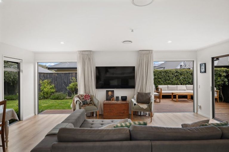 Photo of property in 5a Cone Peak Close, Lake Hayes, Queenstown, 9304