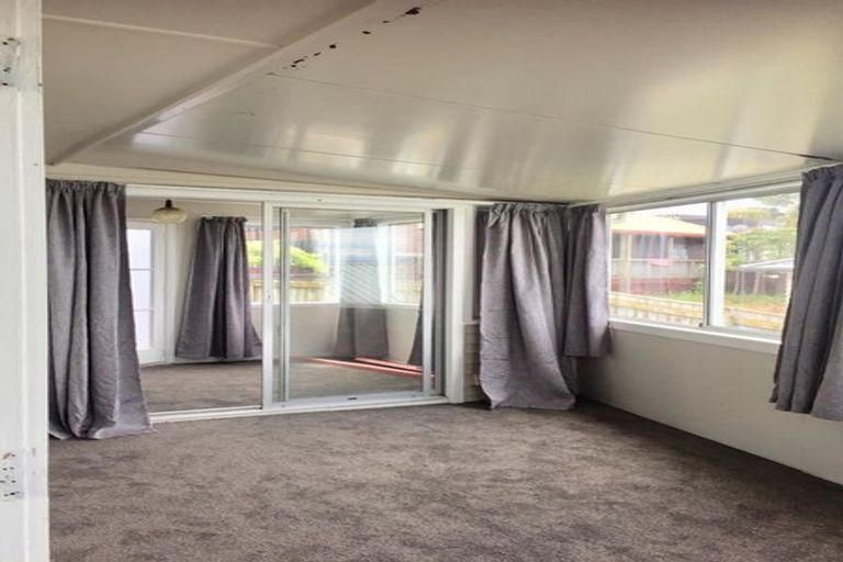 Photo of property in 4199 Great North Road, Glen Eden, Auckland, 0602