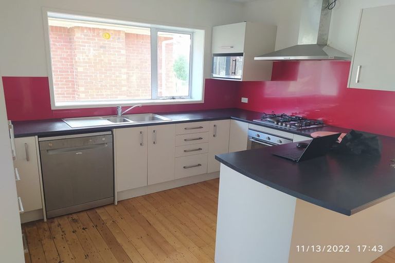 Photo of property in 26 Rosier Road, Glen Eden, Auckland, 0602