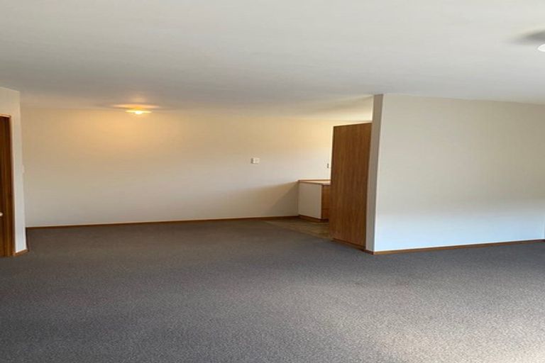 Photo of property in 2/7 Clipston Place, Halswell, Christchurch, 8025