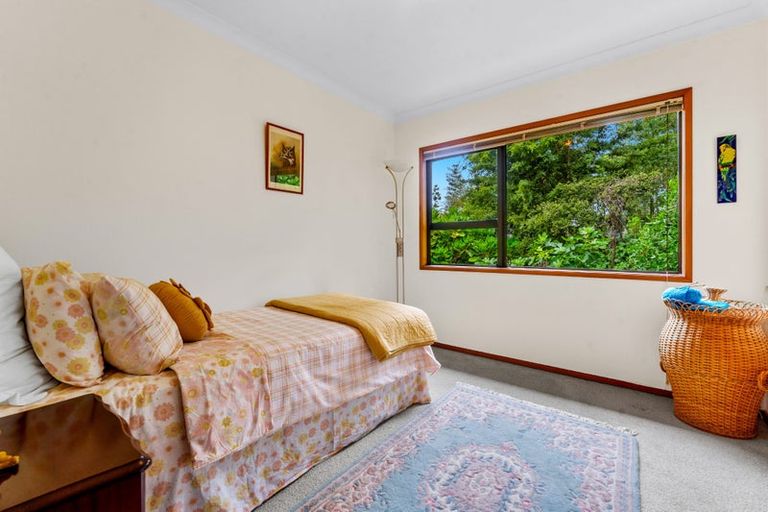 Photo of property in 1/12 Greenvalley Rise, Glenfield, Auckland, 0629