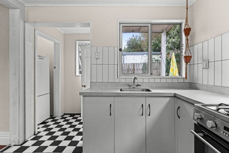 Photo of property in 9 Chaucer Road, Hospital Hill, Napier, 4110