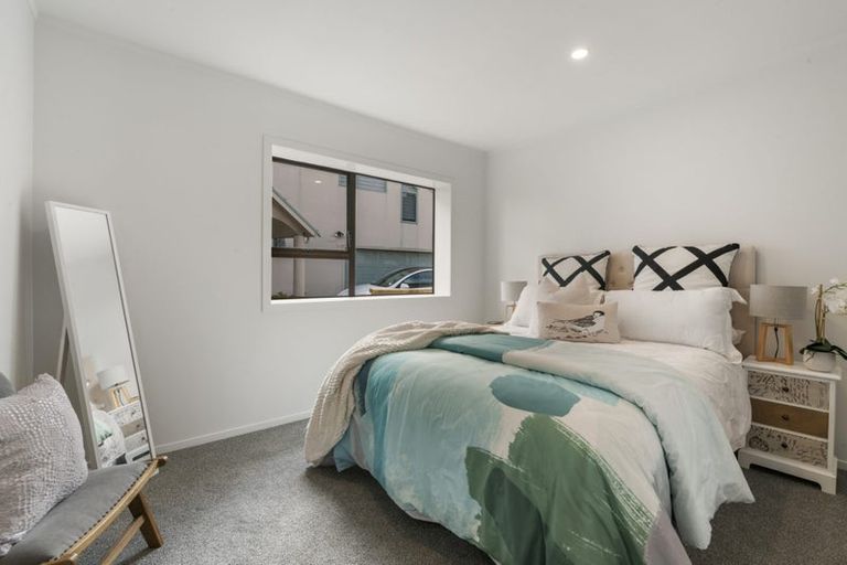 Photo of property in 226 East Coast Road, Forrest Hill, Auckland, 0620