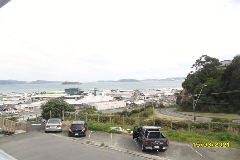 Photo of property in 4 London Road, Korokoro, Lower Hutt, 5012