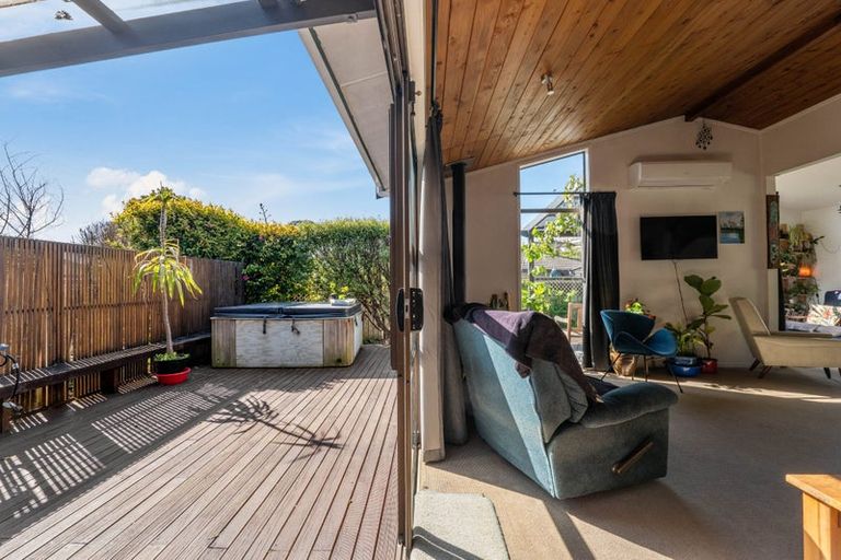 Photo of property in 15b Marchant Place, Westown, New Plymouth, 4310