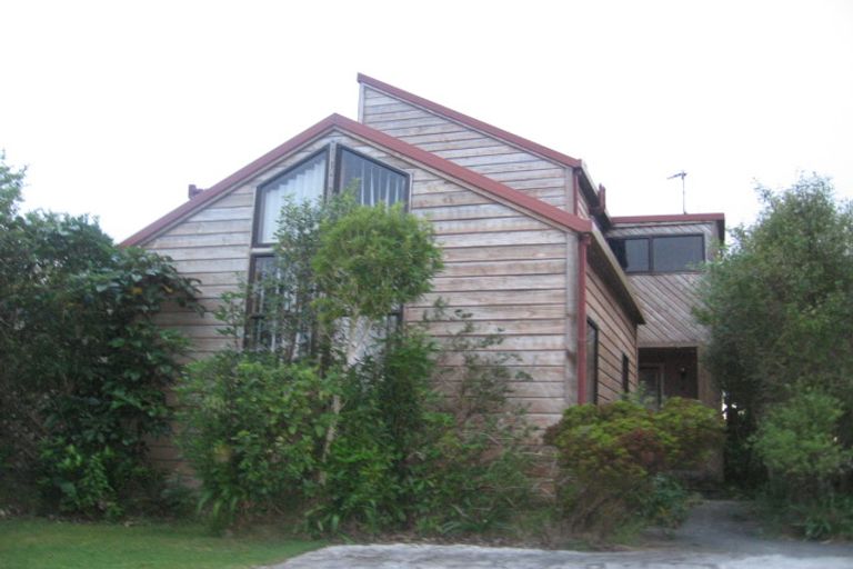 Photo of property in 5-7 Tedder Way, Karori, Wellington, 6012