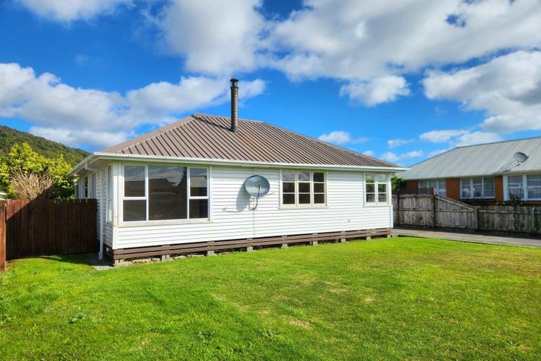 Photo of property in 61 Richmond Street, Cobden, Greymouth, 7802