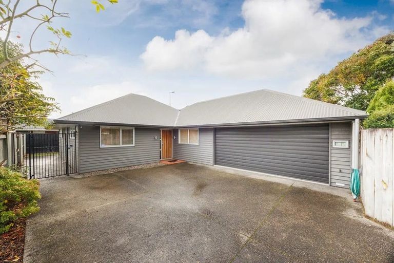 Photo of property in 449a Featherston Street, Palmerston North, 4414