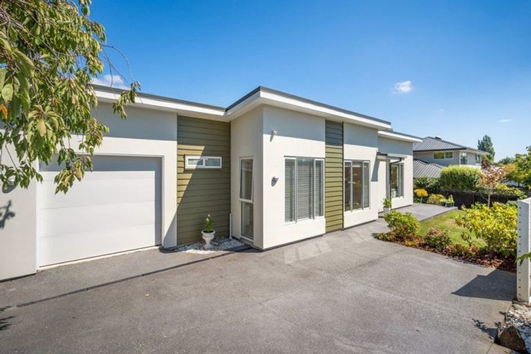 Photo of property in 1/4 Woodlau Rise, Huntsbury, Christchurch, 8022