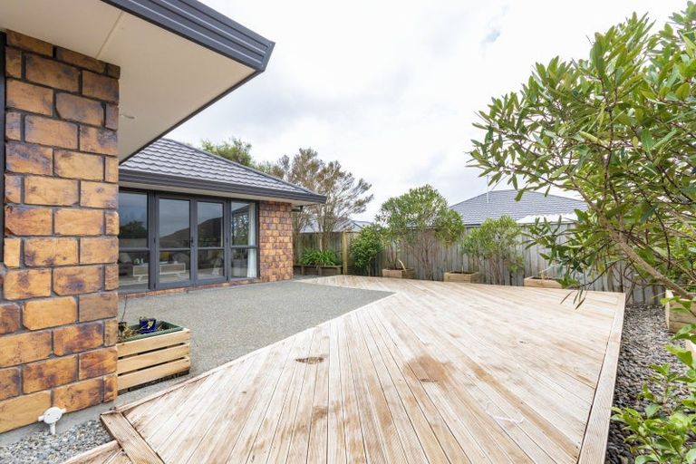 Photo of property in 7 Lourie Way, Fitzherbert, Palmerston North, 4410