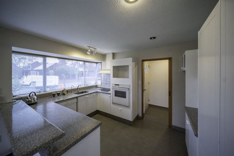 Photo of property in 23 Althorp Place, Avonhead, Christchurch, 8042