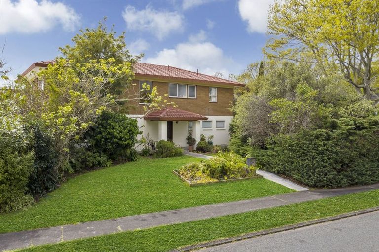 Photo of property in 1 Sanctuary Point, Sunnyhills, Auckland, 2010