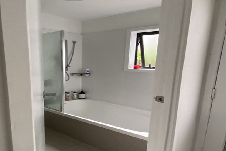 Photo of property in 2/28 Marina Road, Torbay, Auckland, 0630