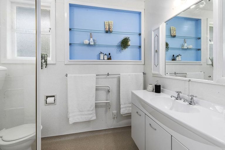 Photo of property in 12 Morgan Place, Tawa, Wellington, 5028