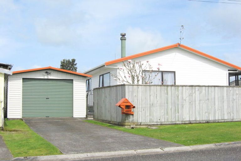 Photo of property in 23 Humphries Street, Inglewood, 4330