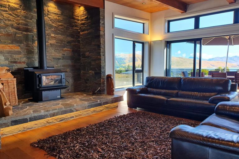 Photo of property in 16 Mistake Drive, Lake Tekapo, 7999