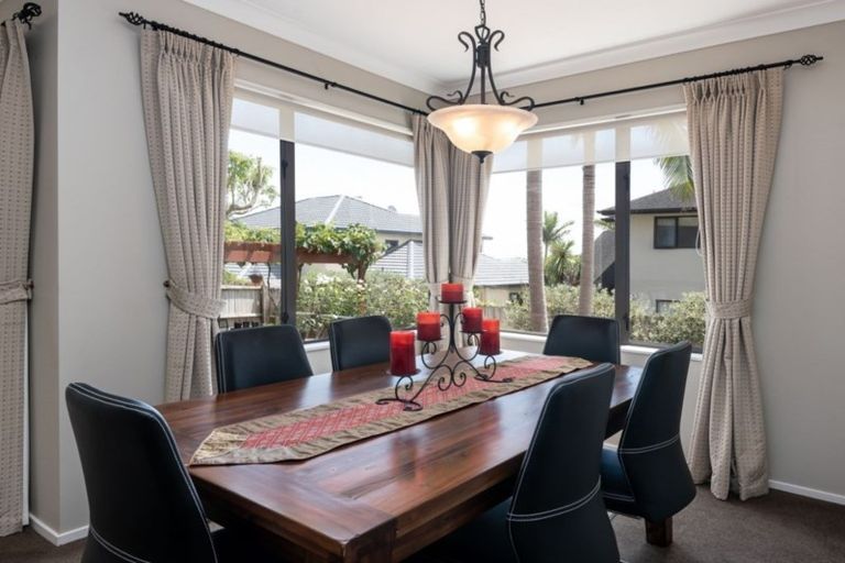 Photo of property in 5 Brooke Ridge Rise, East Tamaki Heights, Auckland, 2016