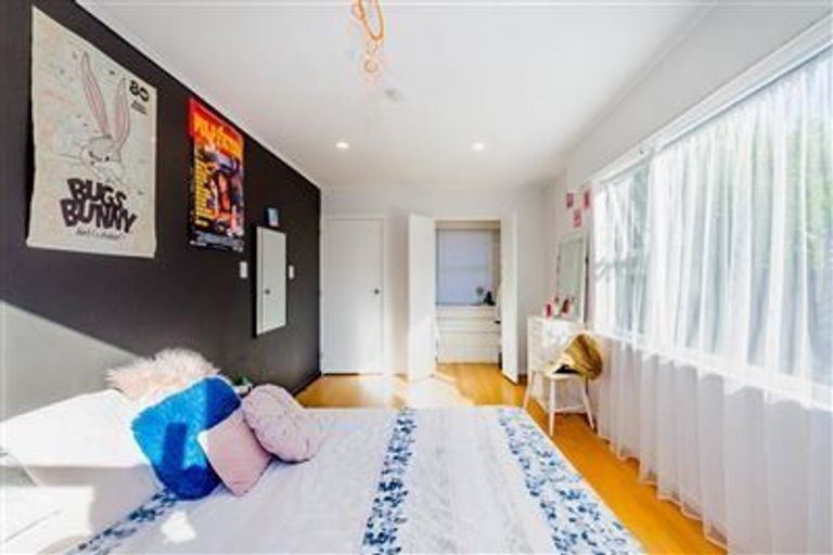 Photo of property in 5 Puriri Road, Waikanae, 5036