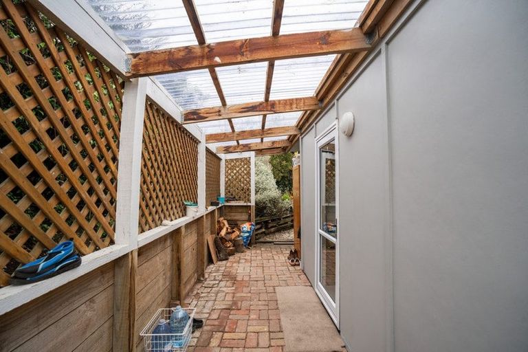 Photo of property in 24 Nore Street, Waihola, Milton, 9073