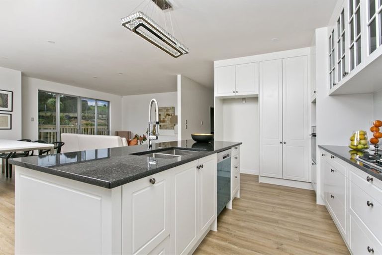 Photo of property in 102 Admirals Court Drive, Greenhithe, Auckland, 0632