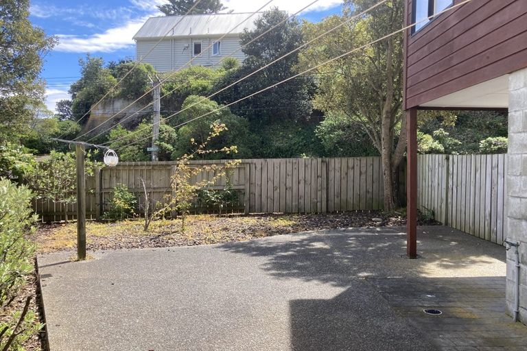 Photo of property in 18 Melrose Road, Island Bay, Wellington, 6023