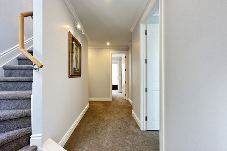 Photo of property in 7b Garadice Road, Rothesay Bay, Auckland, 0630