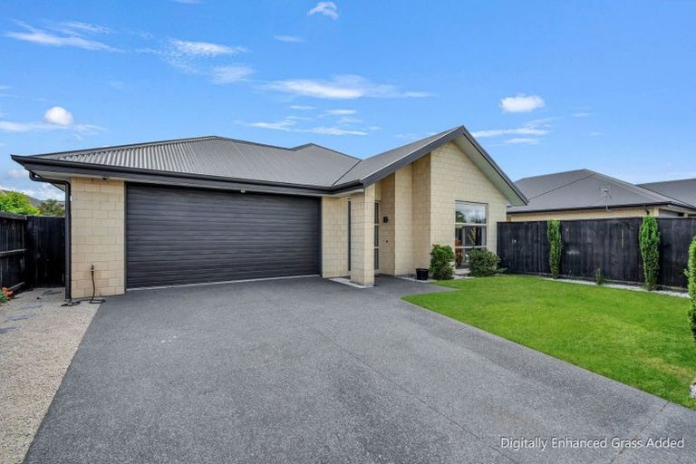 Photo of property in 13 Brockelbank Drive, Kaiapoi, 7630