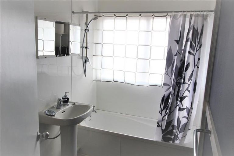 Photo of property in 27a Vine Street, Mangere East, Auckland, 2024