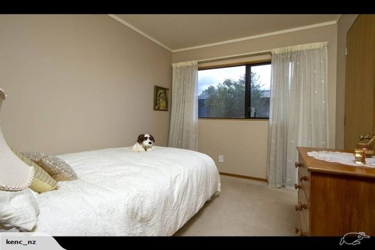 Photo of property in 2/7 Eban Avenue, Hillcrest, Auckland, 0627