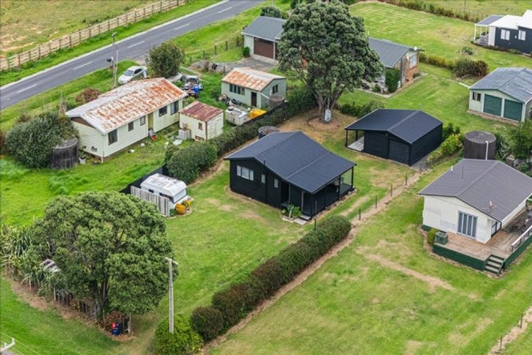 Photo of property in 24 Rauparaha Street, Marokopa, Piopio, 3988