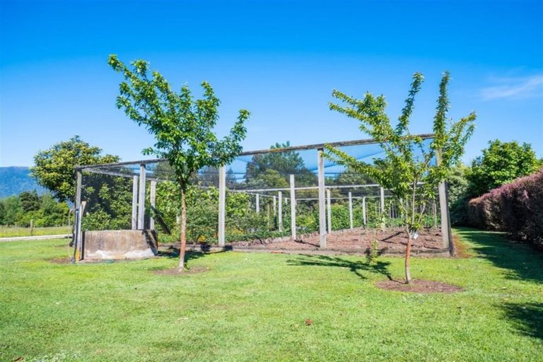 Photo of property in 120 Patons Rock Road, Patons Rock, Takaka, 7182