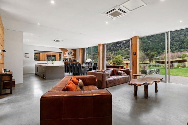 Photo of property in 46 Tui Drive, Mount Creighton, Queenstown, 9371