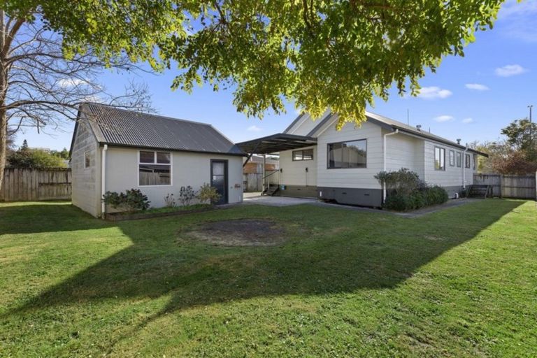 Photo of property in 3 Kowhai Street, Hamilton Lake, Hamilton, 3204