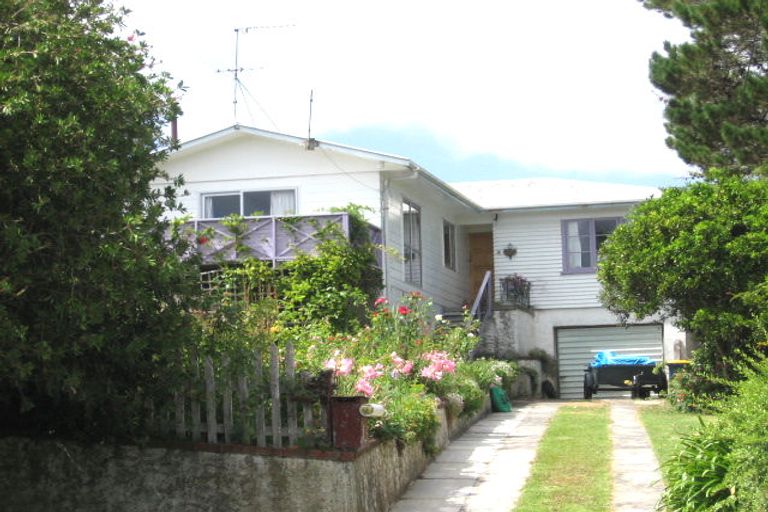 Photo of property in 4 Dakota Avenue, Beach Haven, Auckland, 0626