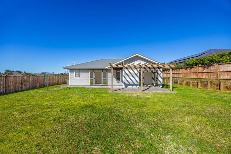 Photo of property in 6 Malbec Place, Huapai, Kumeu, 0810