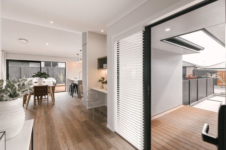 Photo of property in 27 Daniel Place, Kelvin Grove, Palmerston North, 4414