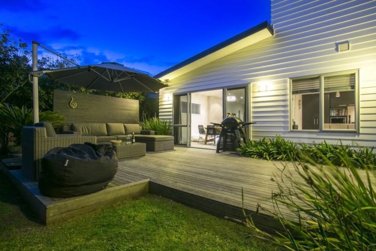 Photo of property in 9 Huntington Park Drive, Greenhithe, Auckland, 0632