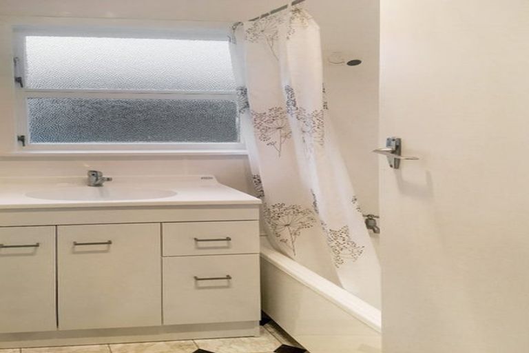 Photo of property in 3 Selwyn Street, Levin, 5510