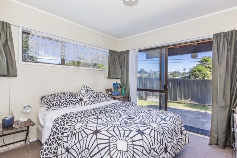 Photo of property in 3/283 Glenfield Road, Glenfield, Auckland, 0629