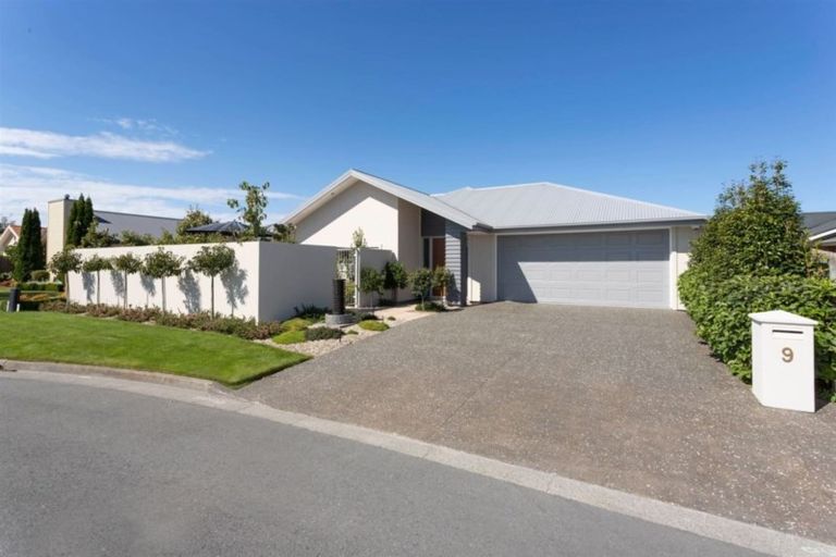 Photo of property in 9 Oratia Grove, Northwood, Christchurch, 8051